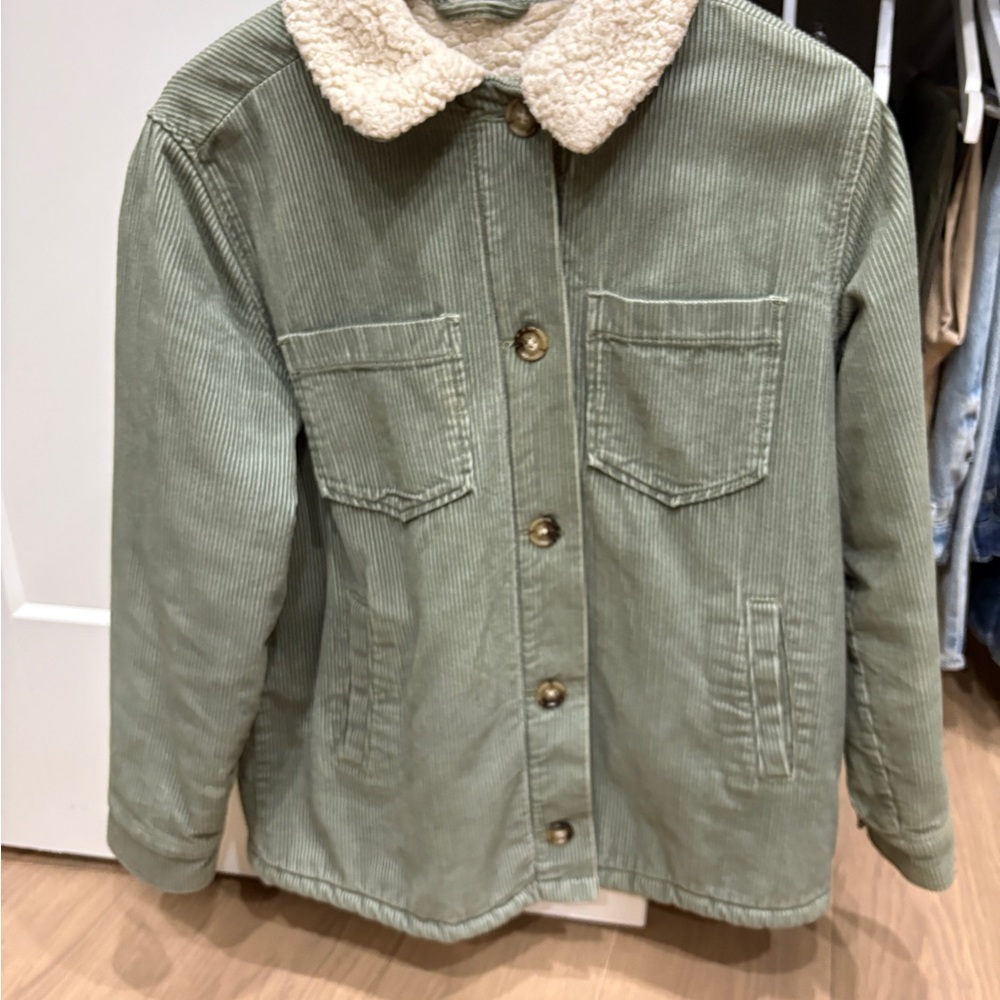 Hollister women Olive Corduroy Jacket with Sherpa Collar